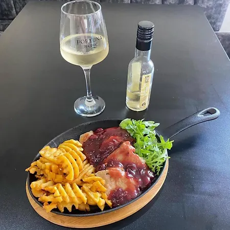 Alojamento de Acomodação e Pequeno-almoço Nasa Prica Ub Ub